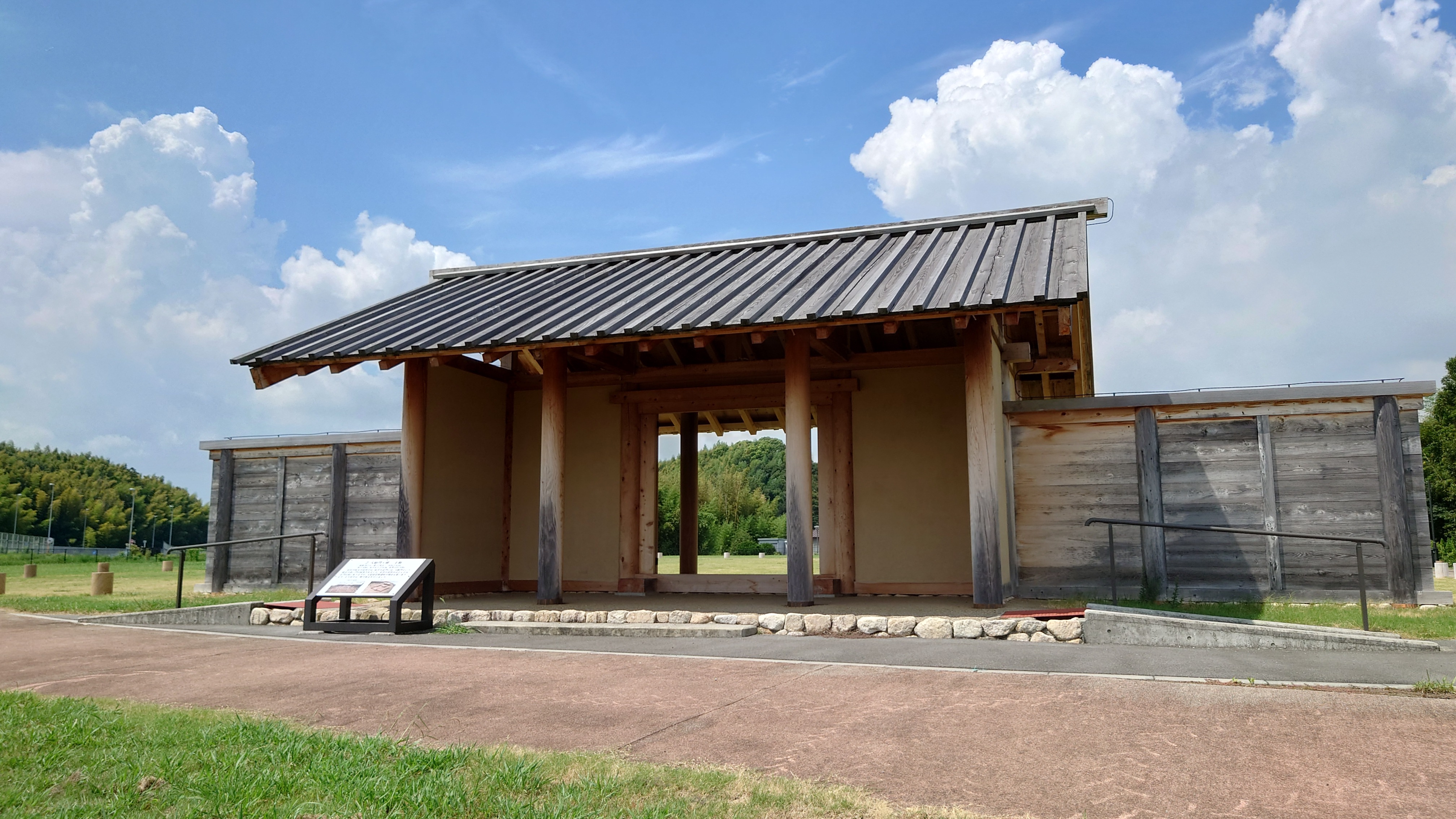 久留倍官衙遺跡公園八脚門の写真