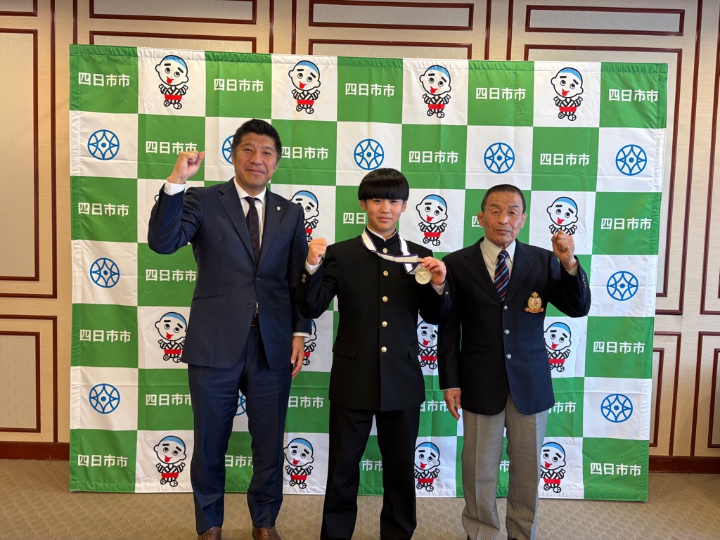 20250417　四日市ジュニアレスリングクラブ表敬訪問.jpg